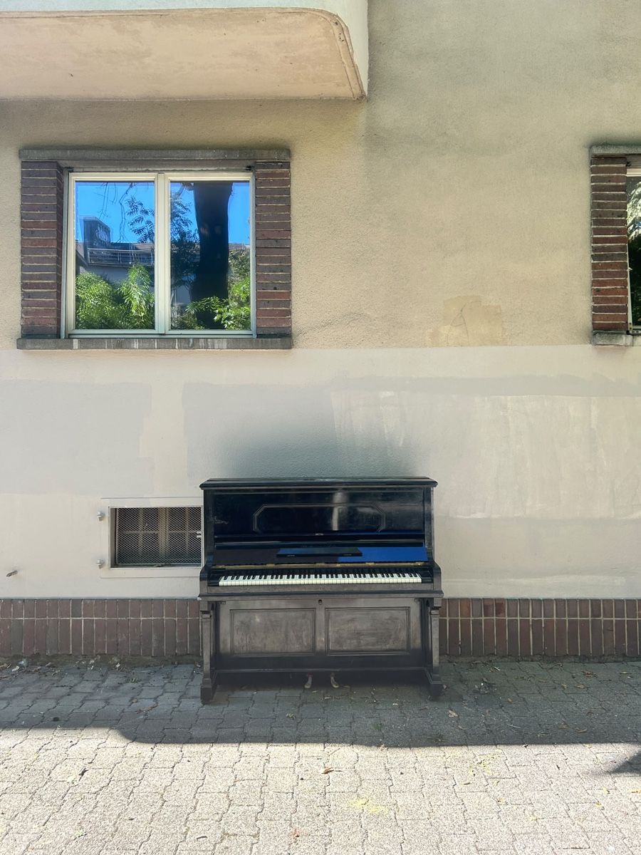 Strumenti musicali: Piano – Usato da Zürich venduto da vit_5dkj