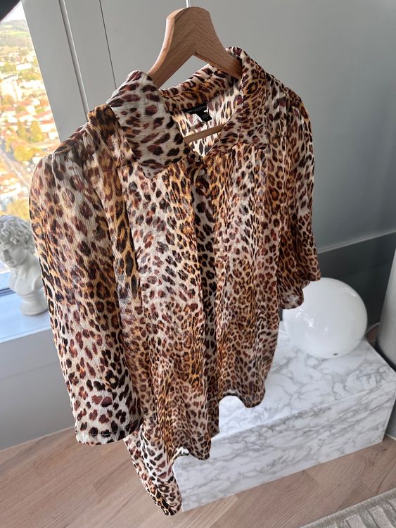 Vintage 90’s Love Guess Rock leopard off the shoulder T-shirt by Guess