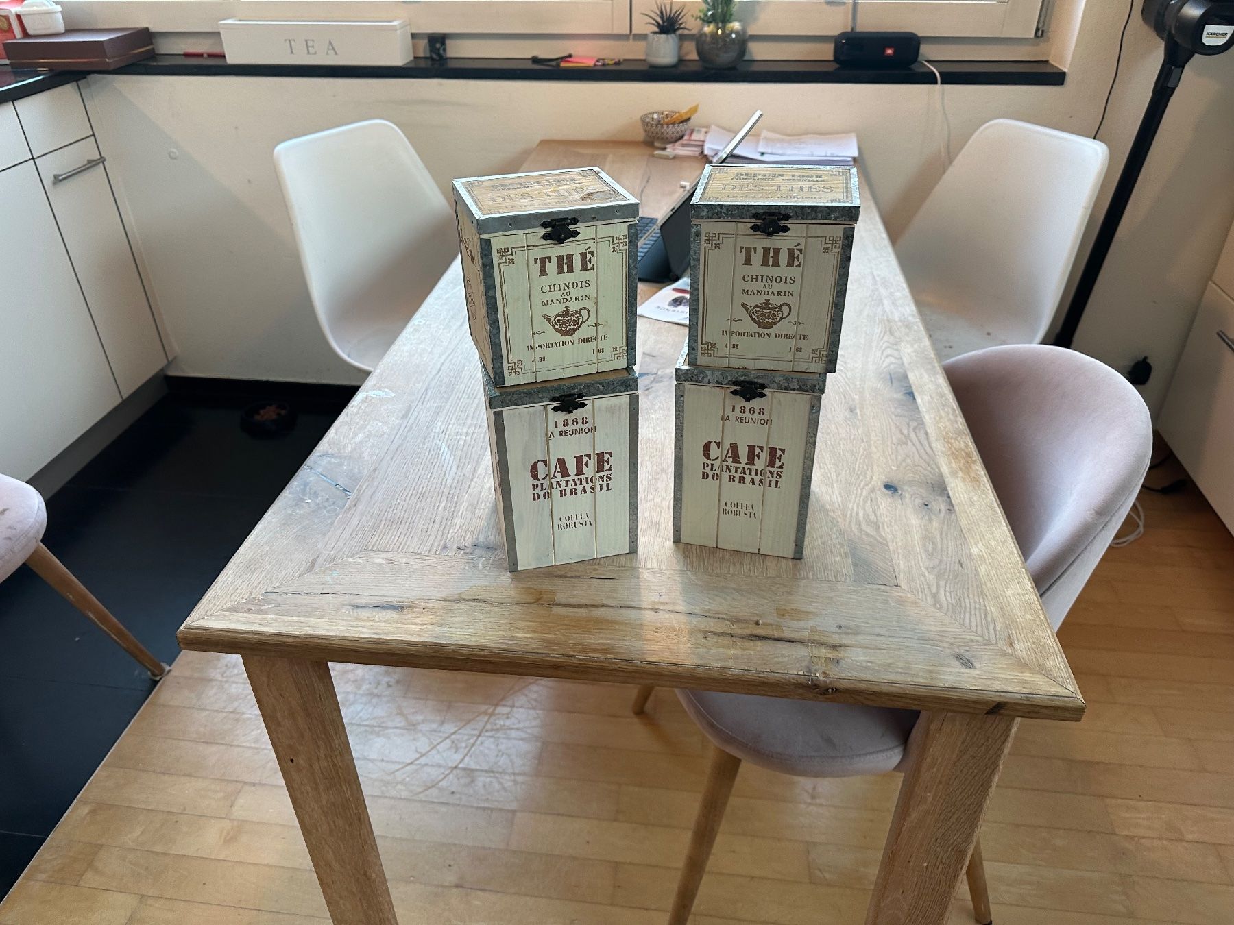 Tutte le decorazioni: Deko Kaffe und Tee Boxen – Usato da Oberwil BL venduto da Sofa7