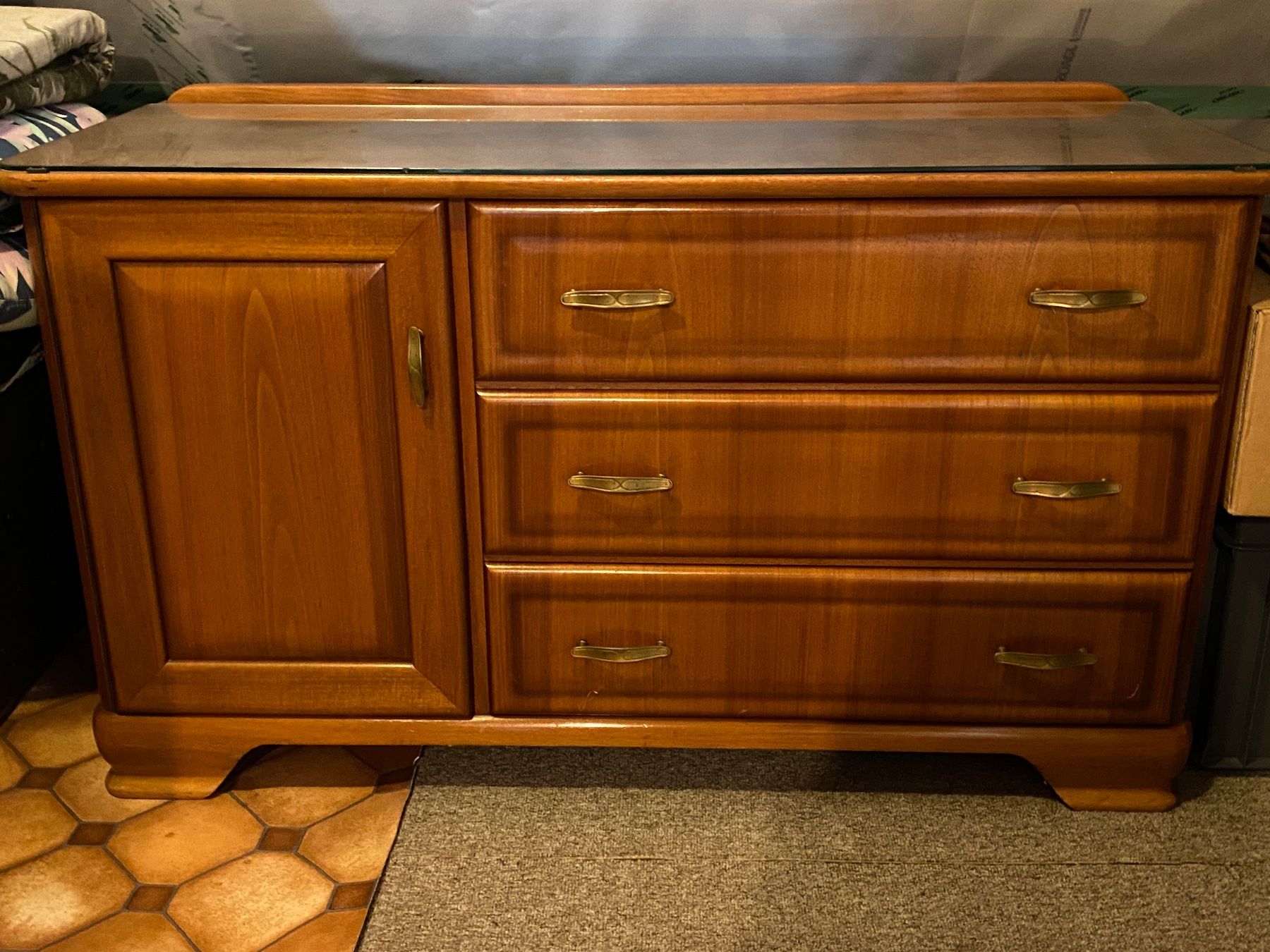 Cassettiere: Sideboard / Kommode – Usato da Herzogenbuchsee venduto da filoferro