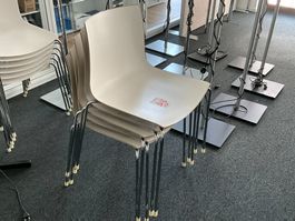 5 Arper Stühle (Lot 303) 8304 Wallisellen