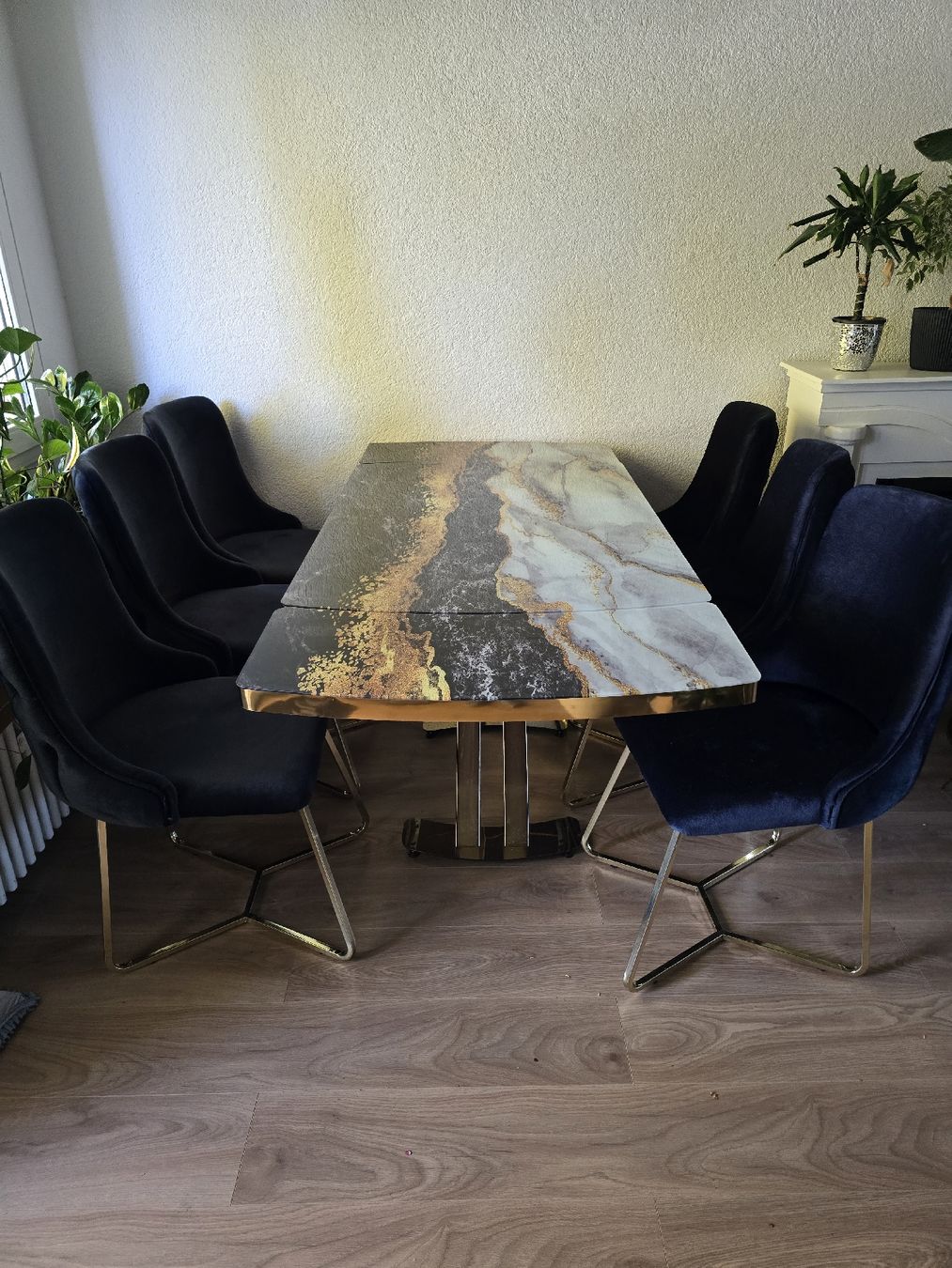 Tischset: Esstisch mit 6 Stühlen Marmor Optik Gold – Gebraucht aus Beinwil am See von wol_9rqp