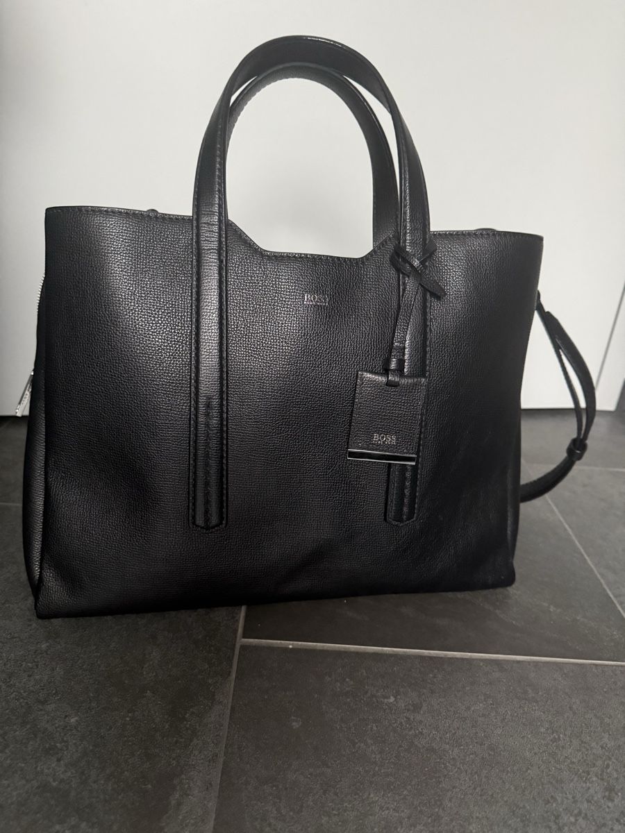 Hugo Boss Borse da donna: Hugo Boss Businesstasche/ Reisetasche – Usato da Ebikon venduto da nat_jzh5