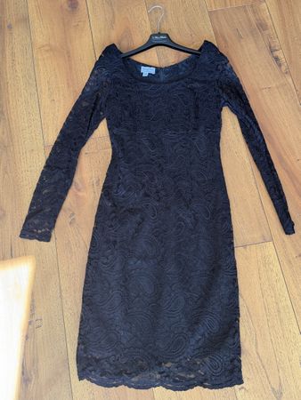 Elegante abito nero in pizzo Più&Più Made in Italy