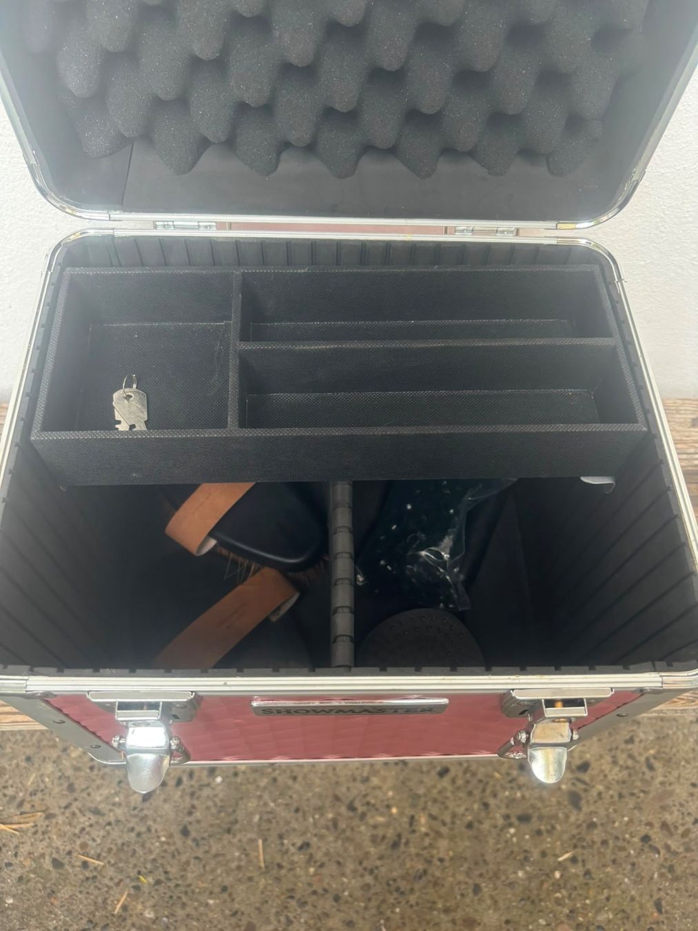 Prodotti per la cura & Articoli per la pulizia: Showmaster Pferde Putzbox & Zubehör – Usato da Herrenschwanden venduto da Homebaze 4