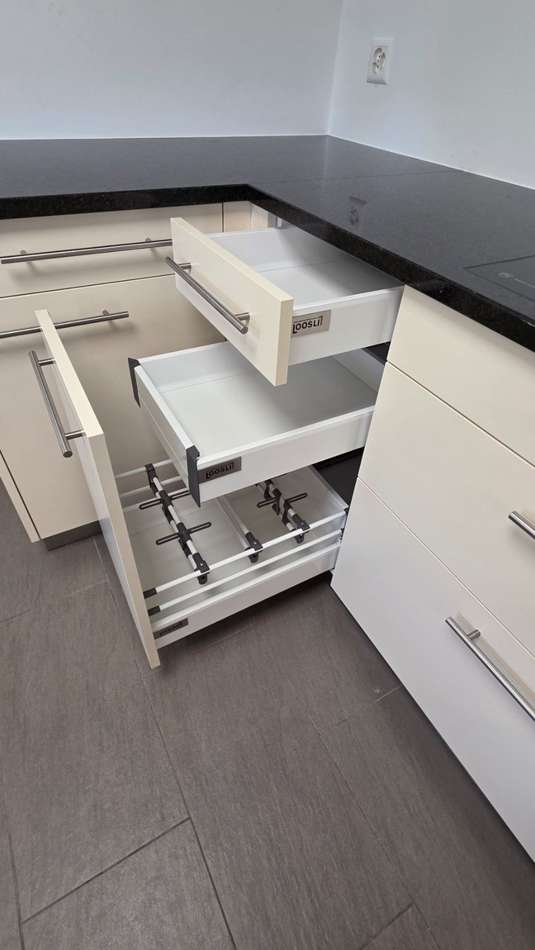 Cucine complete: Einbauküche mit Granitabdeckung – Induktion – Usato da Zollbrück venduto da Zolki 3