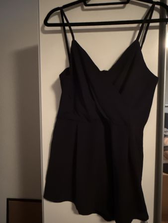 Schwarzer Jumpsuit Damen Grösse M/L, V-Ausschnitt
