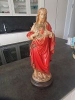 Heilige Jesus Statue mit Herz, gross, aus Gips, rot.