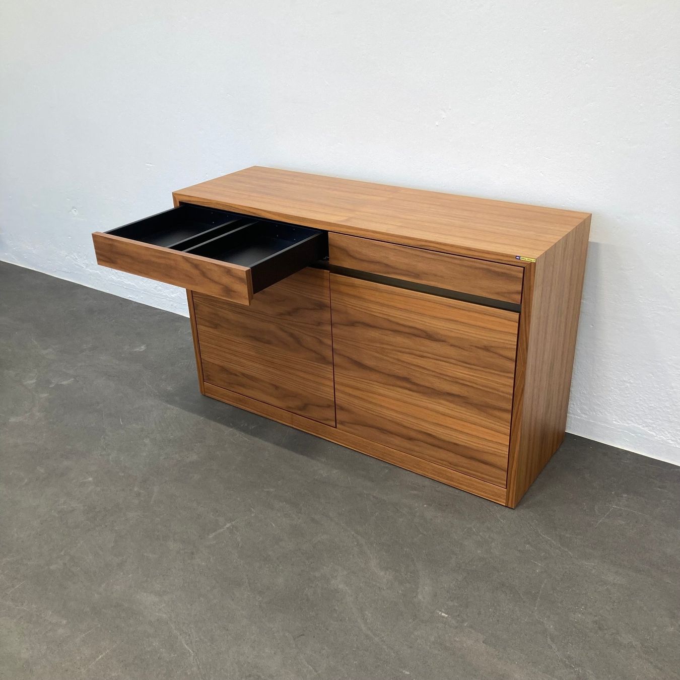 Armoires: Top Design Exclusiv Sideboard 1200mm breit - Nussbaum mit – D'occasion à Schönenwerd par mcofficeshop 7