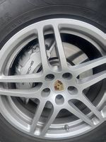 Original Porsche Macan Alufelgen mit Pirelli Winterpneu
