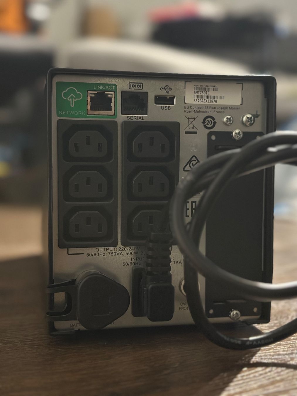 Apc Caricatori & Batterie: APC Smart - UPS 750 – Usato da Winterthur venduto da Iryna_Valerii 1