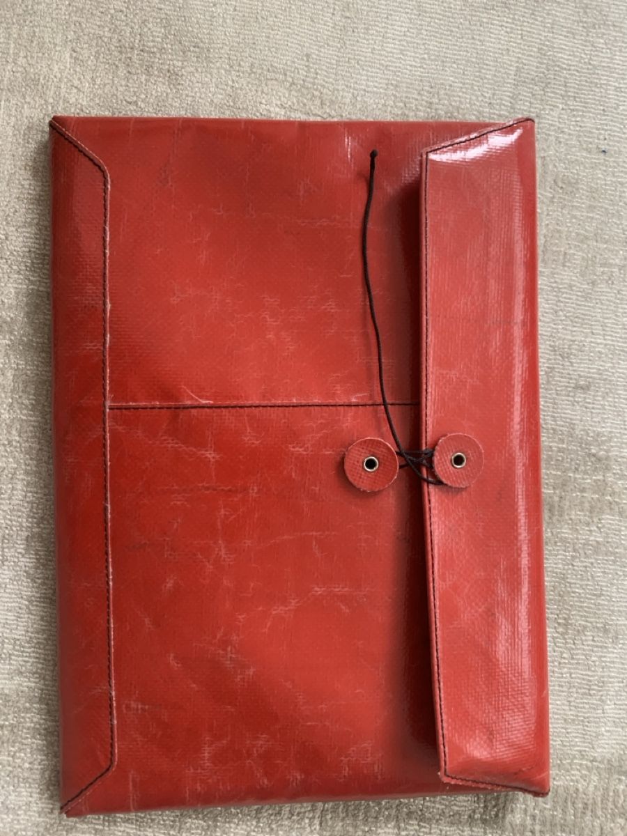 Freitag Covers & Borse: Freitag Laptop Hülle – Usato da Zürich venduto da ver_j7yn