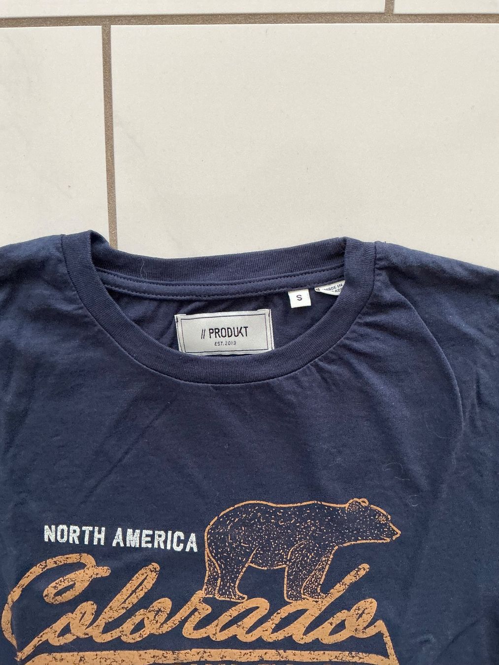 T-shirt: Neuwertiges Tshirt Gr.S – Nuovo (secondo la descrizione) da Biel-Benken BL venduto da Sahra1 1
