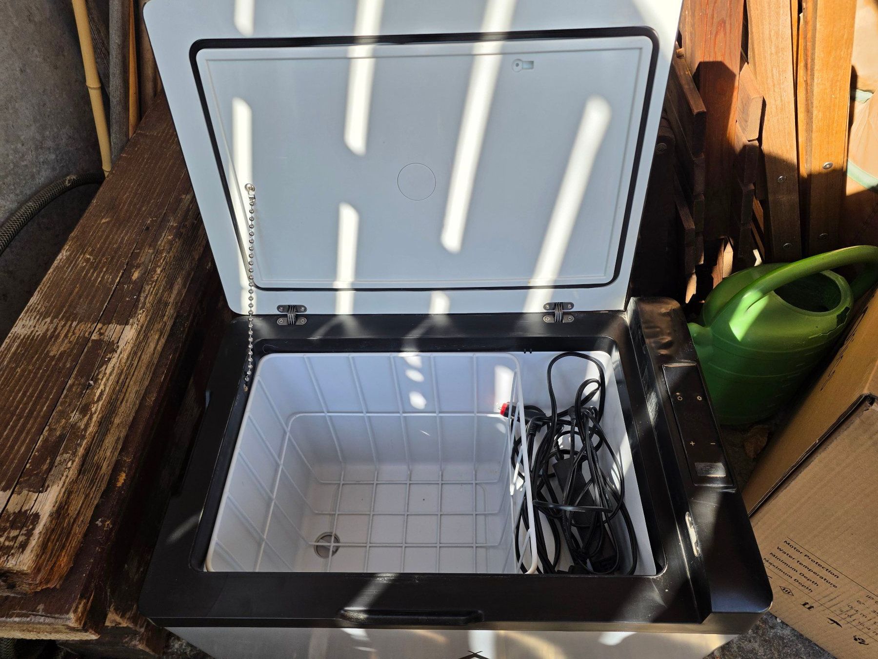 Frigoriferi & Refrigeratori: PLUG-IN FESTIVALS Kompressor-Box (40L) - Deckel verformt – Usato da Titterten venduto da Honig-Bienen 1