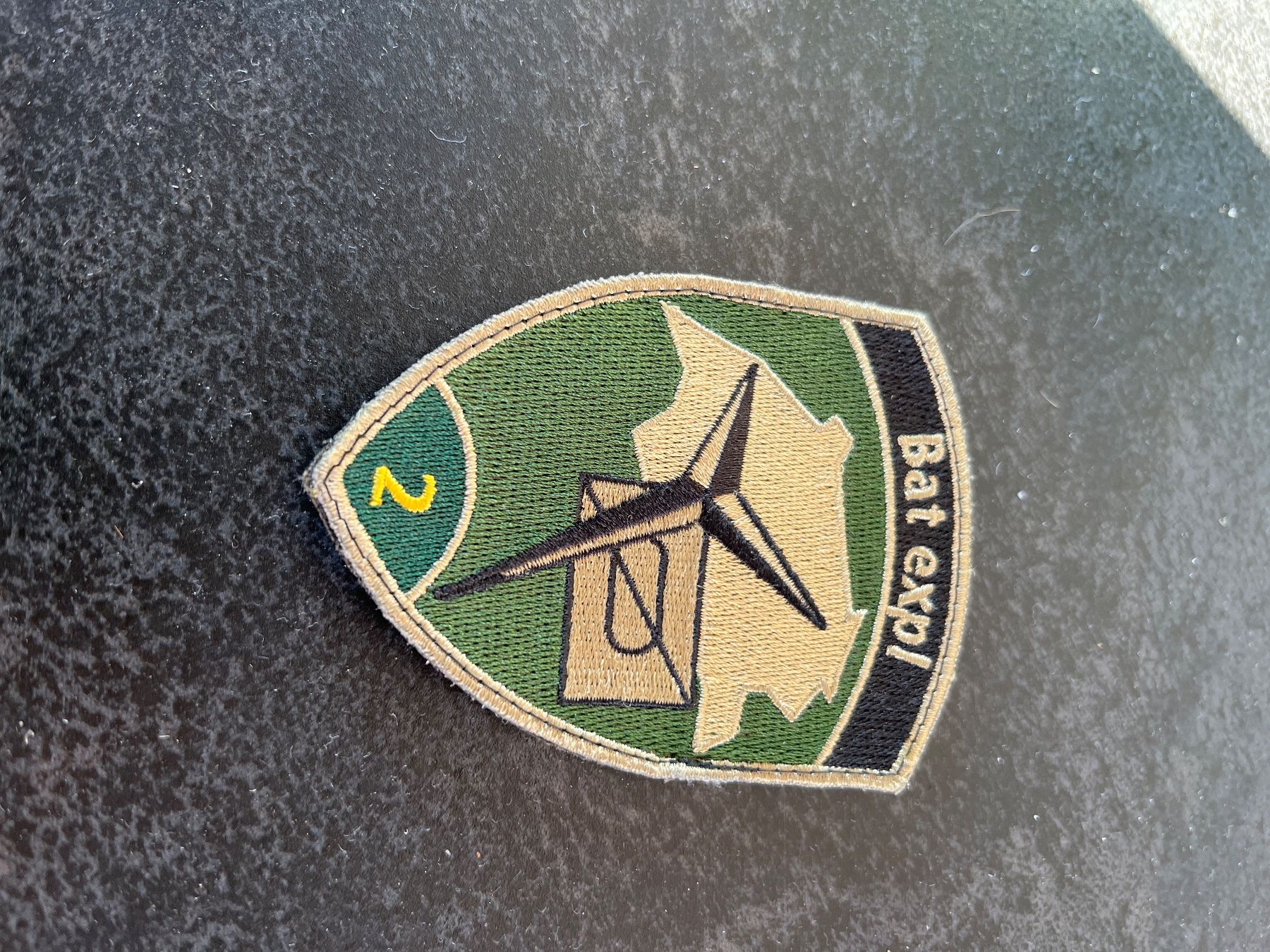 Schweizer Armee Placchette & Badge: Flick-Patch 2 Bat expl. neu guter Zustand – Usato da Thun venduto da IBT1
