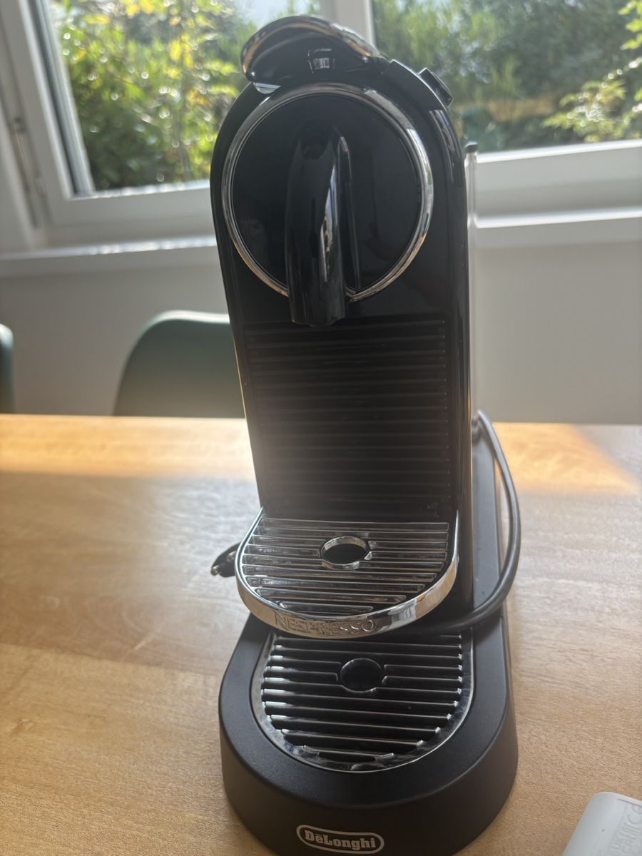 Nespresso Macchine per caffè & Macchine per espresso: DeLonghi Nespresso Citiz – Usato da Thalwil venduto da did_7b56