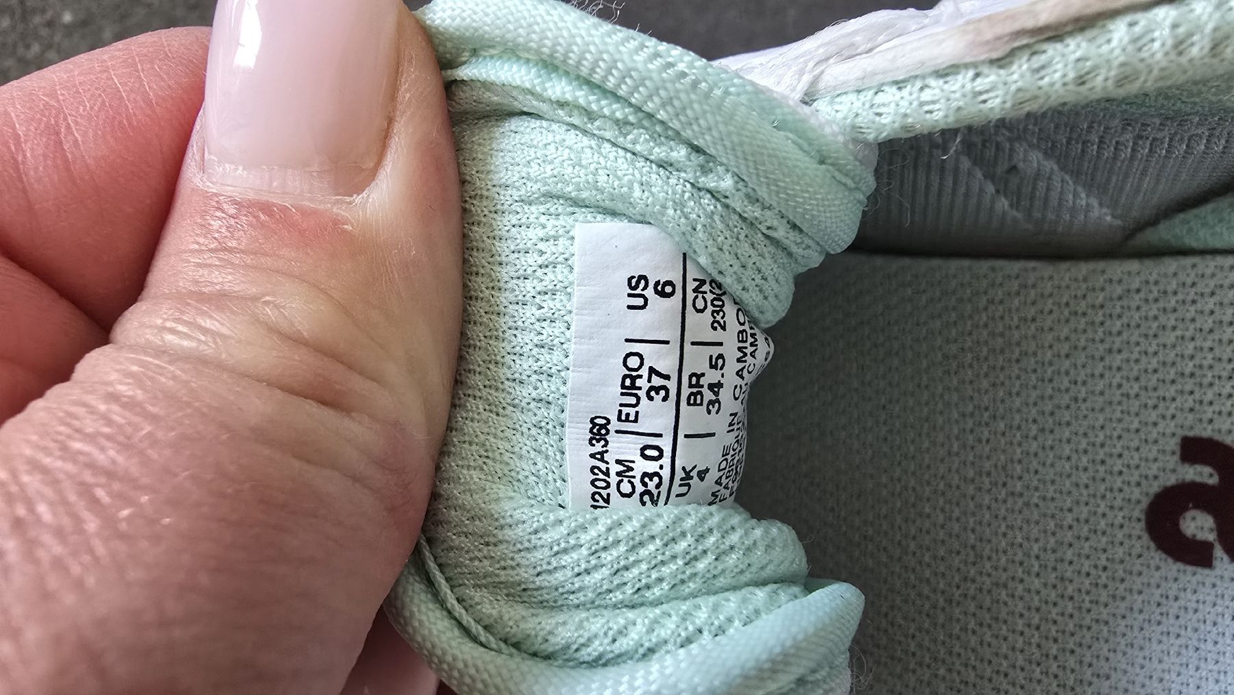 Asics Scarpe per ragazze: Asics Sneaker, Gr. 37 weiss – Usato da Mönthal venduto da Sternenstaub79 1