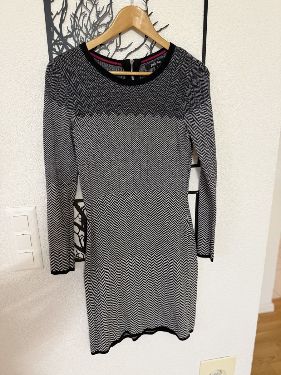 Vestiti: Strickkleid mit Zickzack-Muster, Grösse S – Usato da Neerach venduto da Meli_sara 3