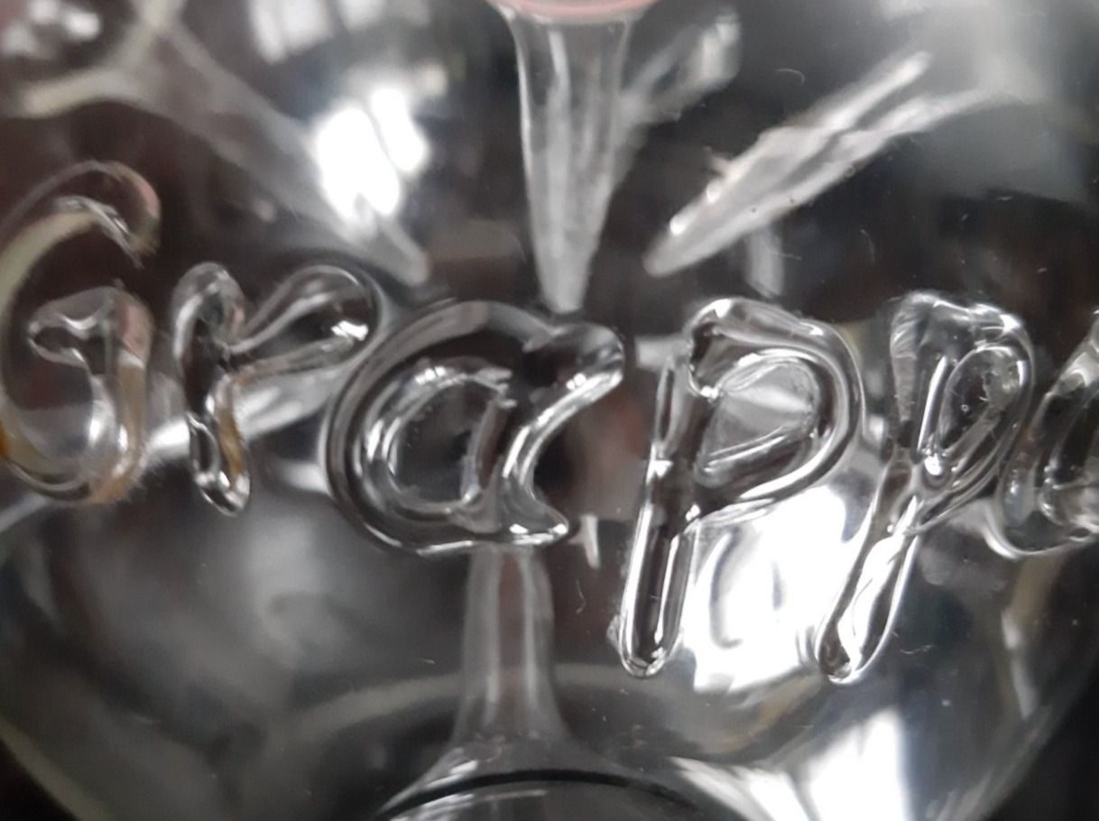 Sonstiges: Schöne Kleine Glas/Kristall   Flasche Grappa. – Gebraucht aus Buchs AG von Cuescu 1