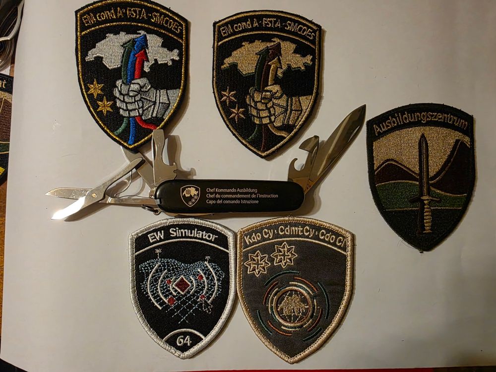 Victorinox Armeestab Ausbildung mit 5 Badges Armee (Neu (gemäss ...