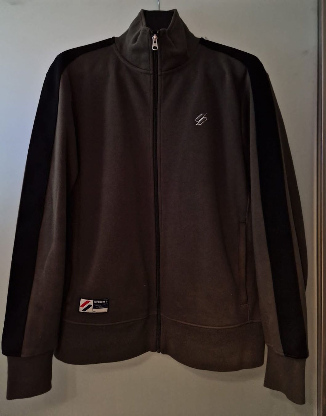 Superdry Giacche: Superdry Sweatjacke – Usato da Bülach venduto da cf96
