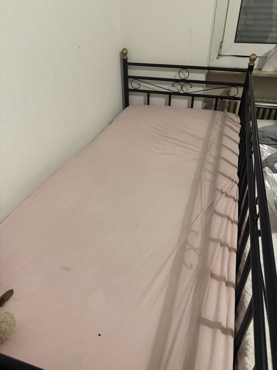Betten: Bett – Gebraucht aus Zürich von Trinidad19 1