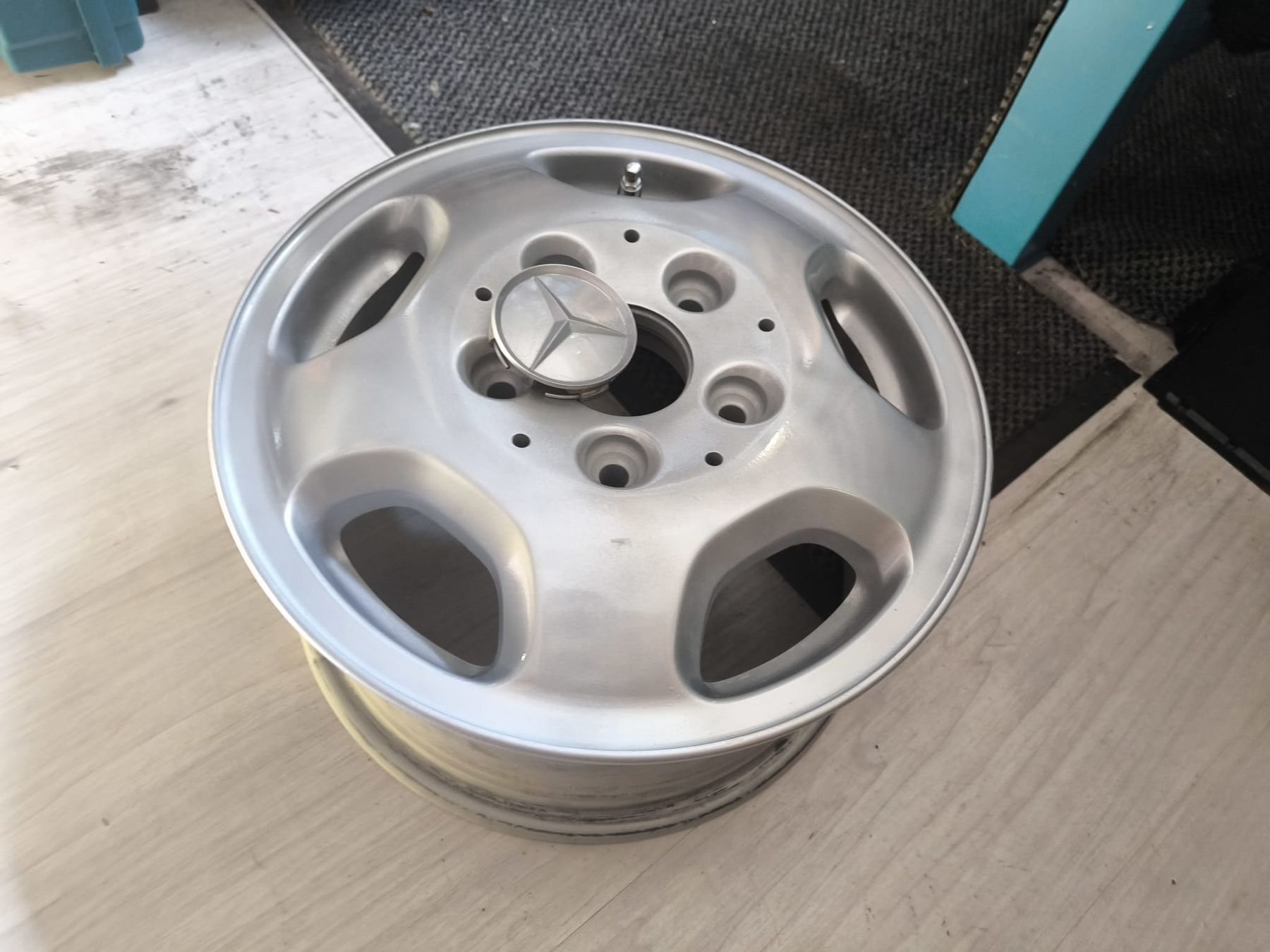 Mercedes-Benz Cerchioni: Orginal Mercedes Sprinter A903 W903 Alufelgen – Usato da Churwalden venduto da Komori 3