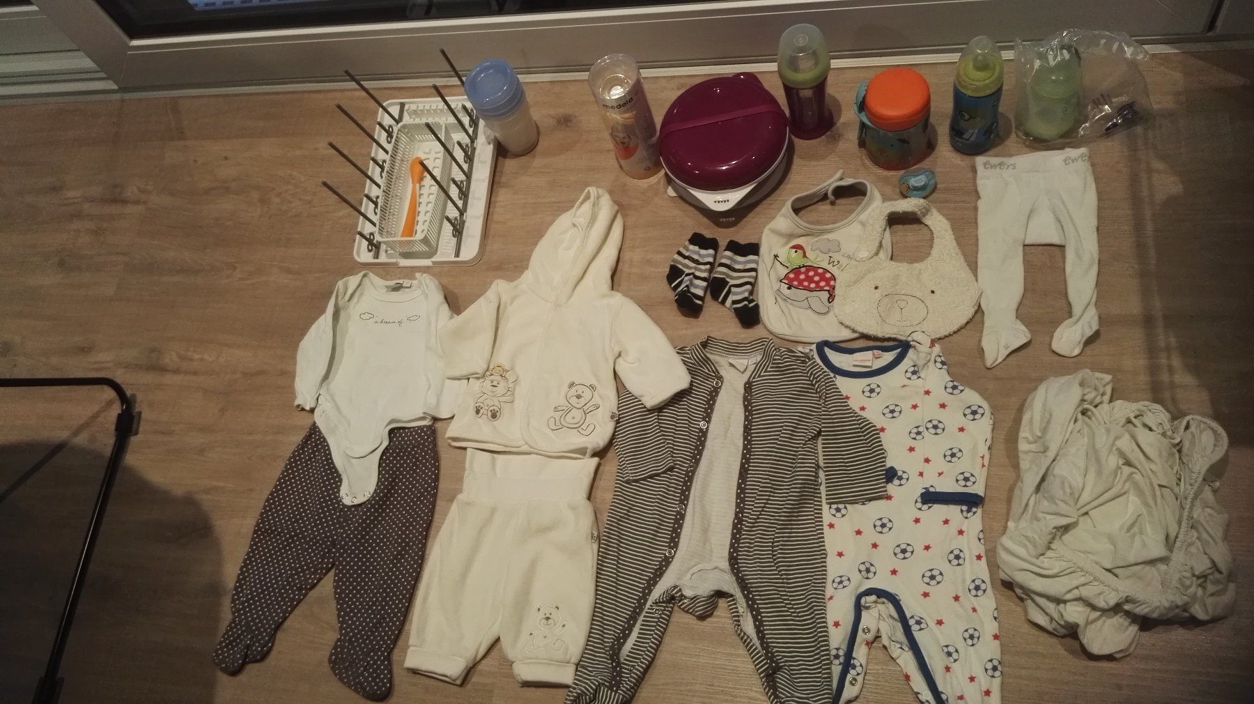 Lotti & Set di vestiti: Baby Starter Paket – Usato da Egolzwil venduto da mobiledeluxe