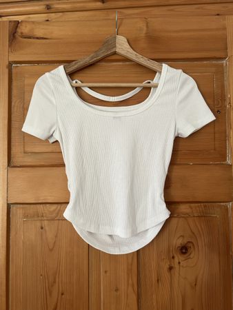 Weisses T-Shirt mit Details, Grösse 36