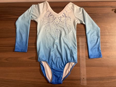 Turndress ca. Gr. 140/146, hellblau mit Strass - Top Zustand