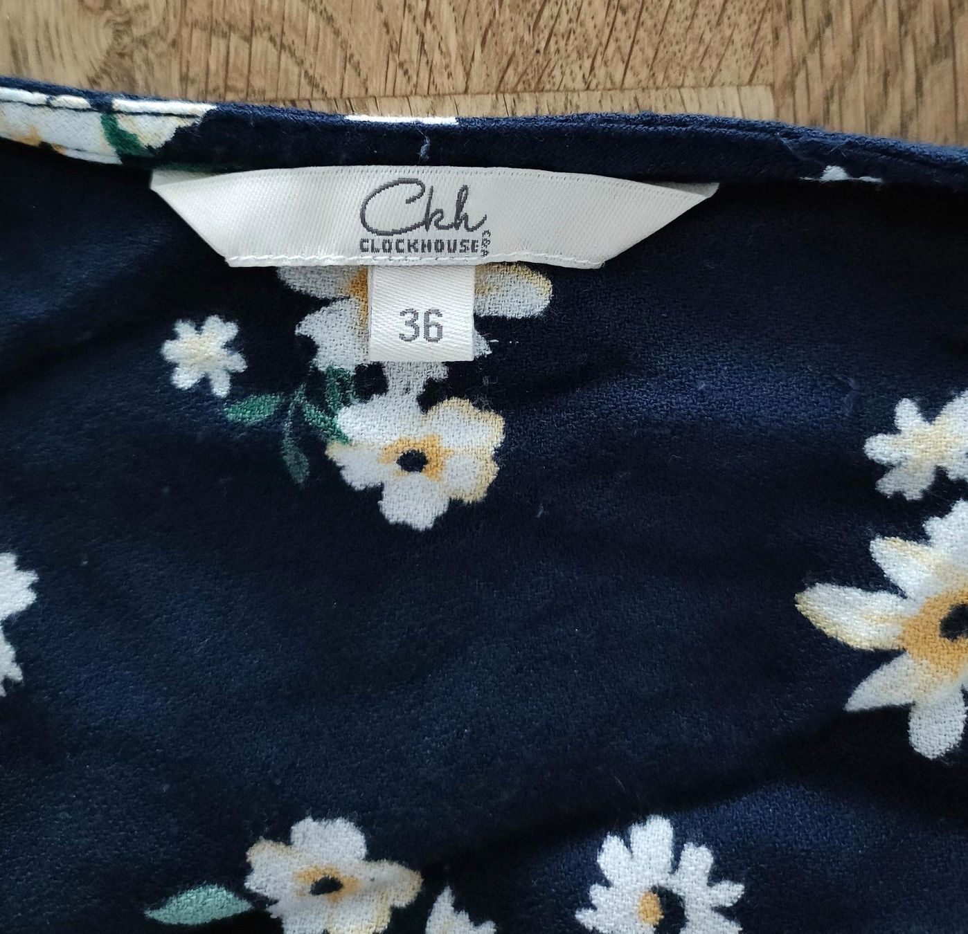 C&A Robes: Kleid C&A Clockhouse / 36 / Blumen – D'occasion à Suhr par sternenklar0305 1