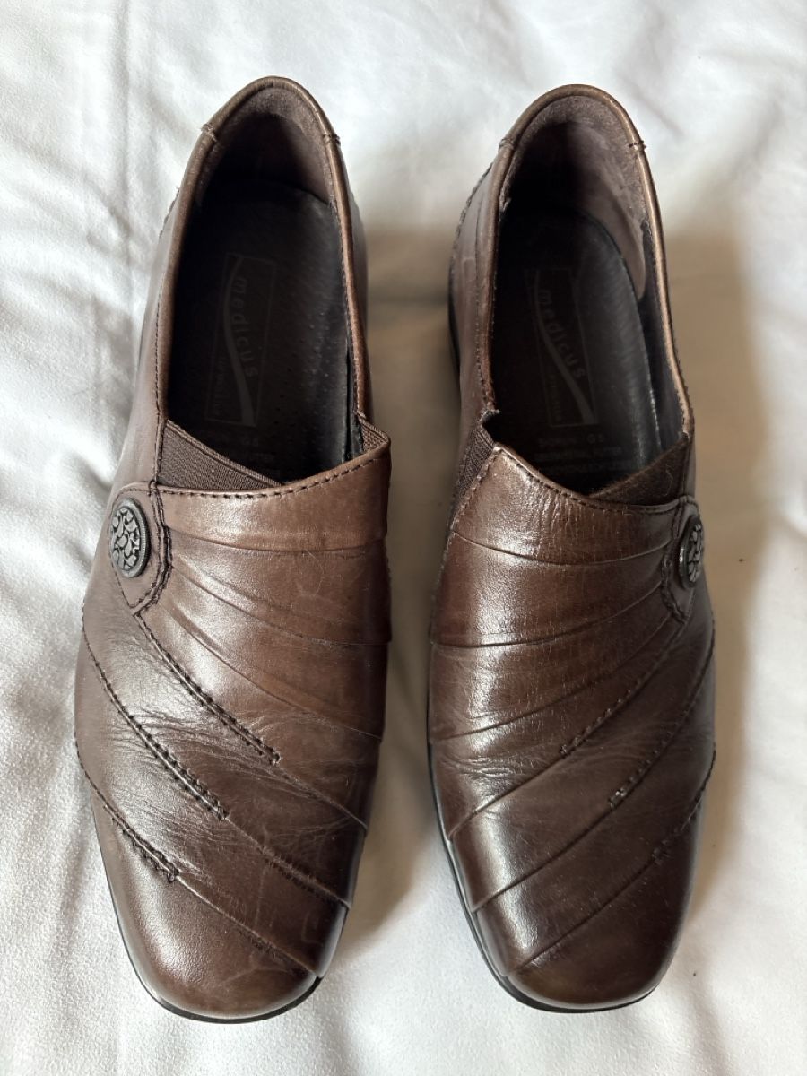 Scarpe da donna: Damenschuhe braun Leder Grösse 5 Medicus – Nuovo (secondo la descrizione) da Gossau ZH venduto da Pasmen88 1