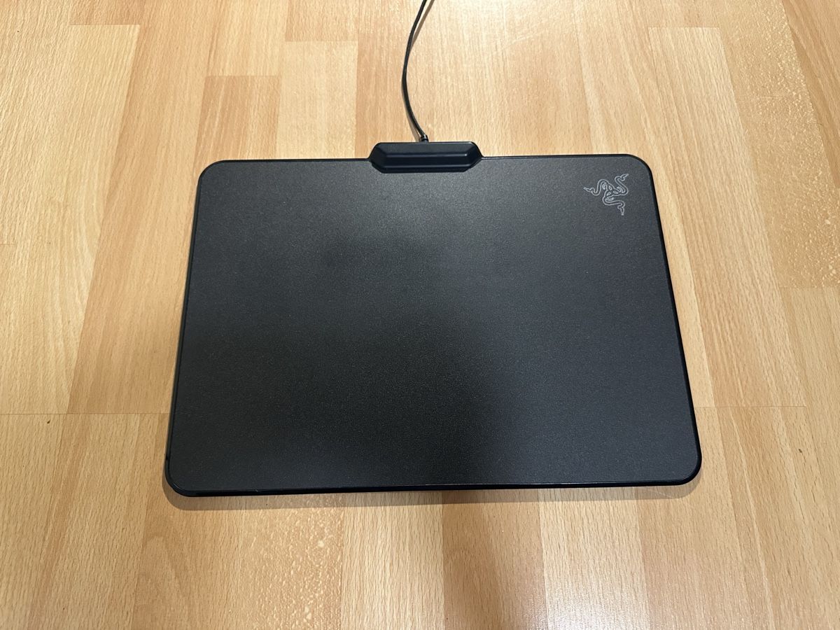 Razer Mausmatten: Razer Firefly Hard Edition RGB gaming mouse pad – Gebraucht aus Galgenen von Cale14 1