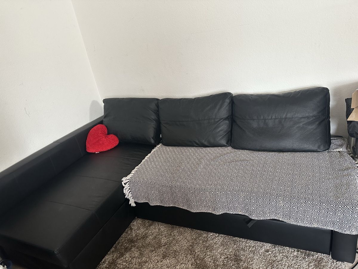 Ikea Sofas: Ecksofa schwarz Kunstleder mit Bettfunktion Stauraum – Gebraucht aus Pratteln von milisandra 9