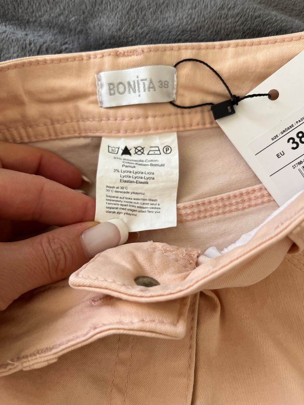 Bonita Pantaloni: New pants  Bonita size S – Nuovo (secondo la descrizione) da Chêne-Bougeries venduto da Seetooyoo 1