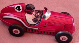 Rotes Vintage Rennauto Nr. 4 - Deko Sammlerstück!