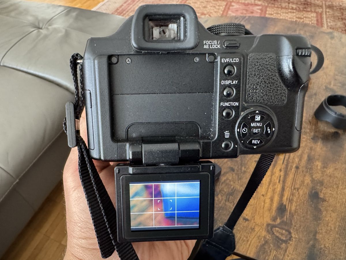 Leica Fotocamera: Leica v-lux1 Digitalkamera – Usato da Zunzgen venduto da milesdavis76 5