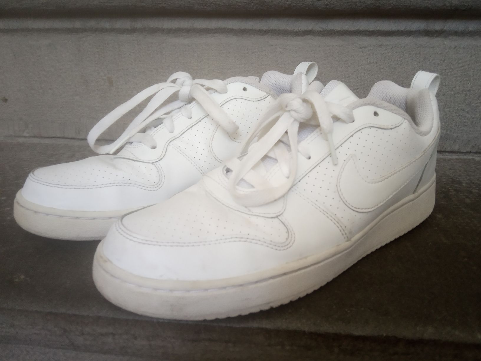 Nike Scarpe da uomo: Nike Court Low – Usato da Rivaz venduto da AntoineGD 1