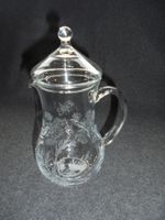 Glaskaraffe mit Deckel, graviert, Inhalt 1/2 Liter