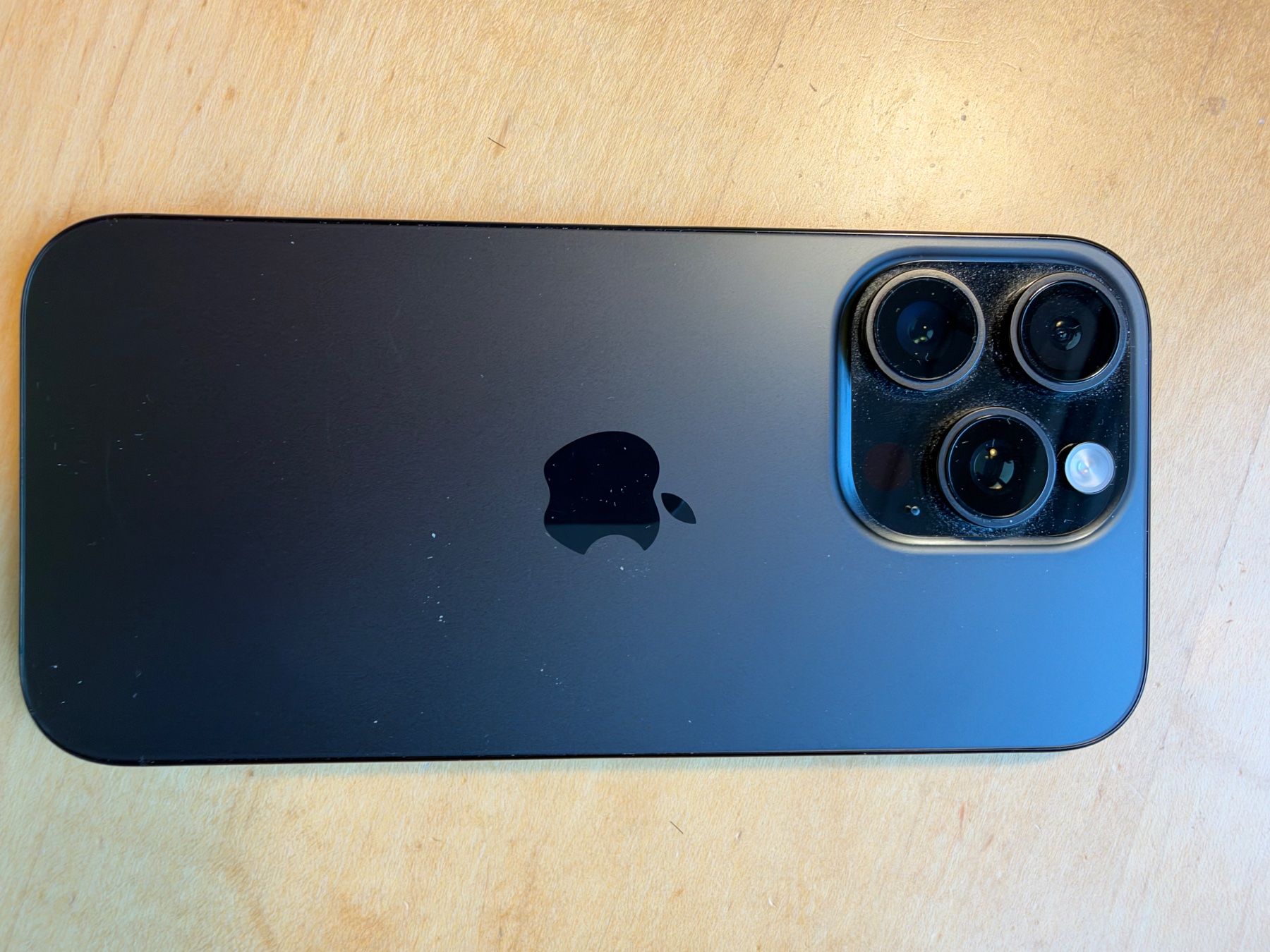 Apple Portables: iPhone 16 Pro Black Titanium 256GB – D'occasion à Erlinsbach par DM-1980 1