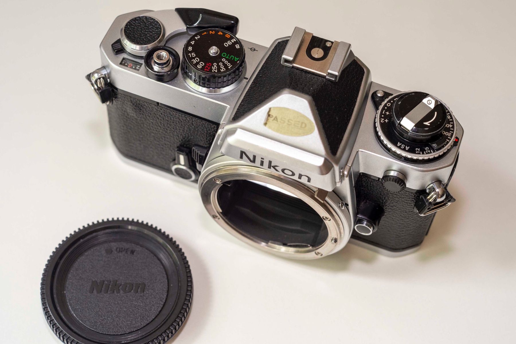 Nikon Fotocamera: Nikon FE - revidiert – Usato da Schwerzenbach venduto da floridan