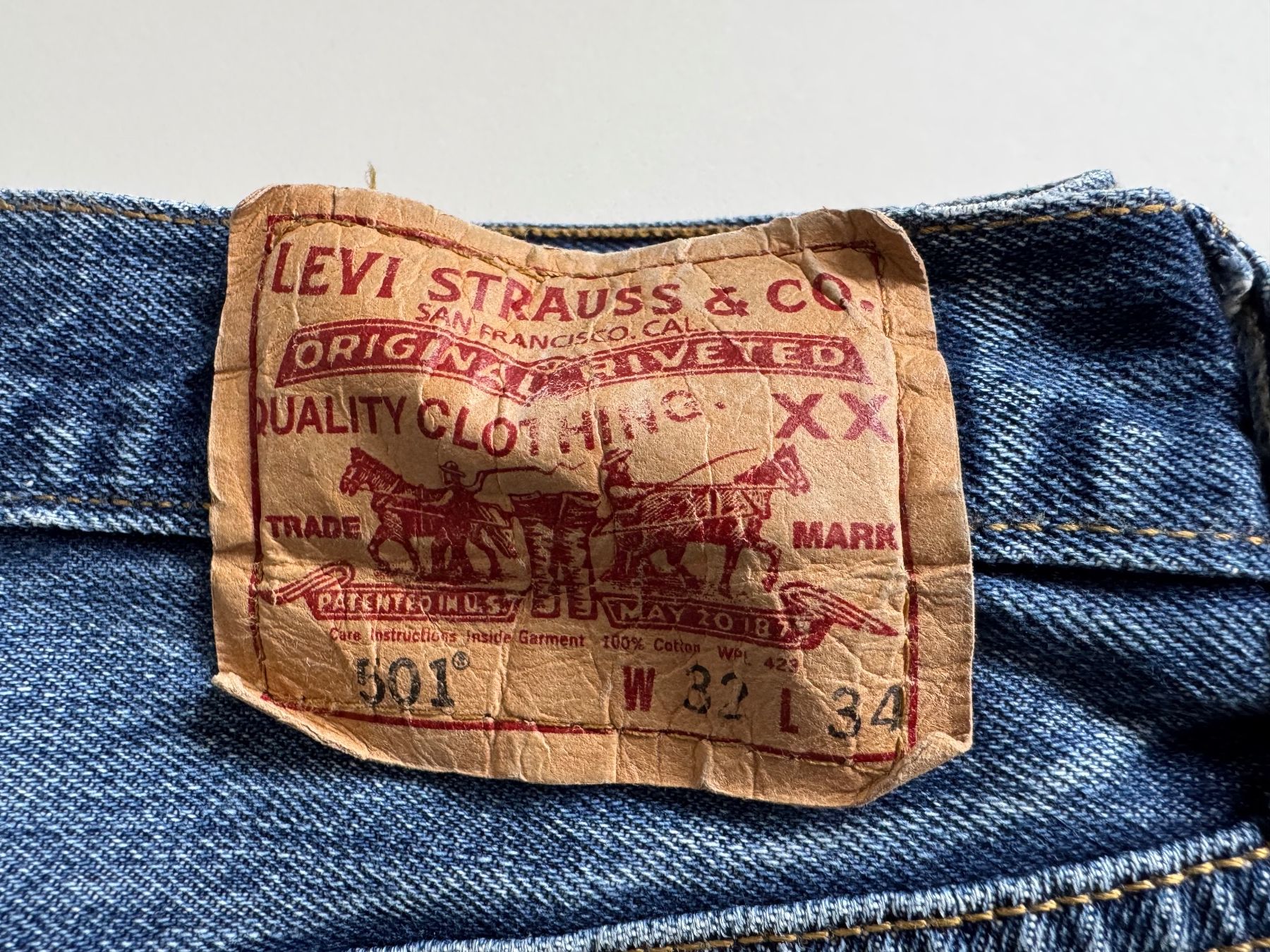Levi's Jeans: Levis 501 denim W32 L34 with history – Gebraucht aus Neuchâtel von _Easy_to_Find_ 1