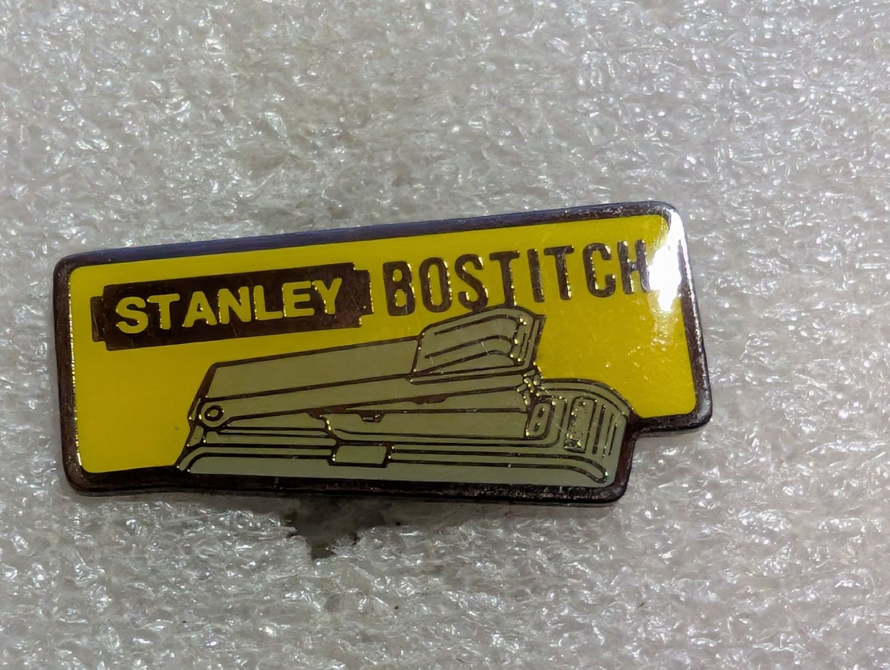 Placchette & Badge: Ansteckpin 164: Stanley Bostitch – Usato da Oppligen venduto da Pin-Fall-Shop