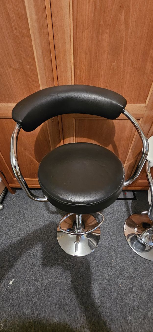 Hocker: Barhocker 2 Stück – Gebraucht aus Buchs ZH von Astor1990 2