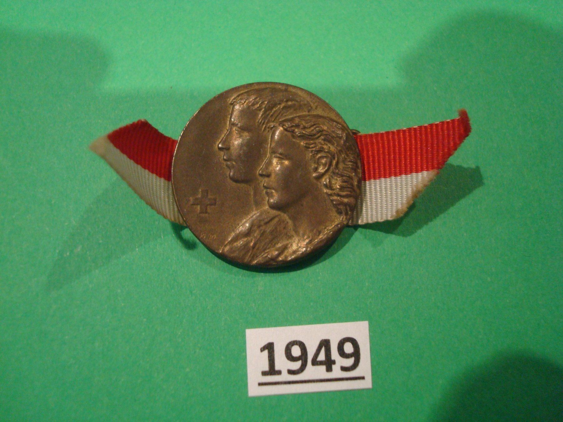 Placchette & Badge: Abzeichen 1. August 1949 – Usato da Riehen venduto da Baerewaegli