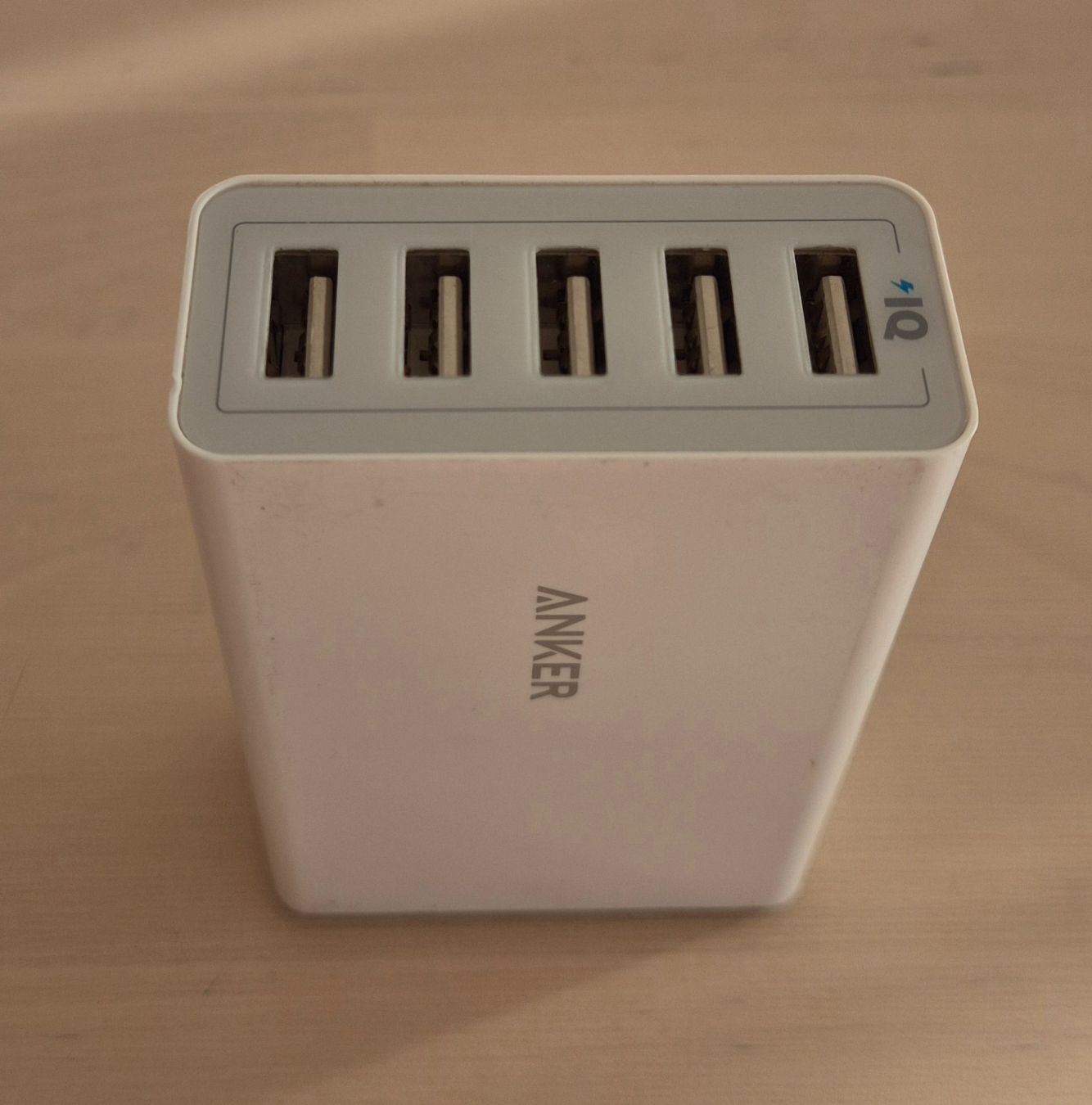 Hub & Switch: USB Hub Anker Samsung Iphone Laptop – Usato da Riddes venduto da flo_ngl8
