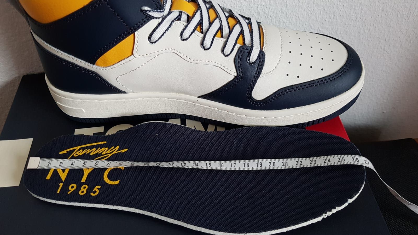Tommy Hilfiger Scarpe da uomo: Tomy Hilfiger Mid Basket Gr.41,Leder. – Nuovo e nell'imballaggio originale da Zürich venduto da ata_c8nh 3