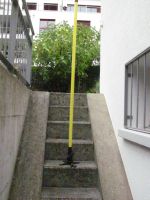 Gelbe Stehlampe