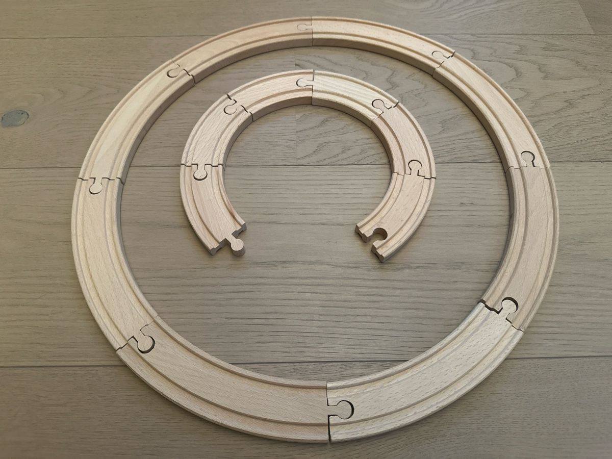 Brio Giocattoli: Brio Holz Eisenbahn Schienen, gebogen , klein & gross – Usato da Kallnach venduto da Thetrader 1