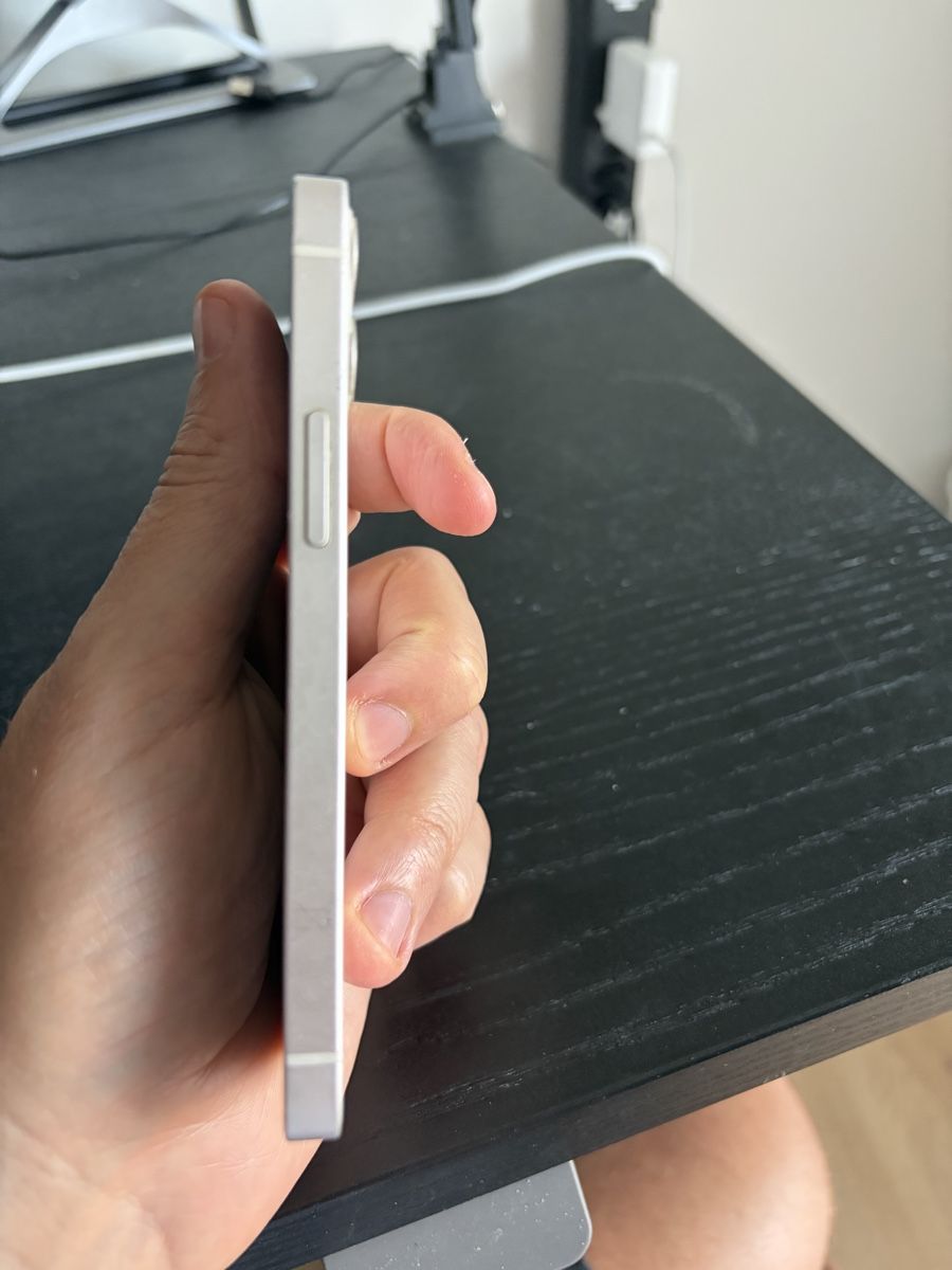 Apple Telefoni cellulari / Smartphones: Apple iPhone 12 mini - 64GB - White - Unlocked - Excellent! – Usato da Schneisingen venduto da constantin_nic 2